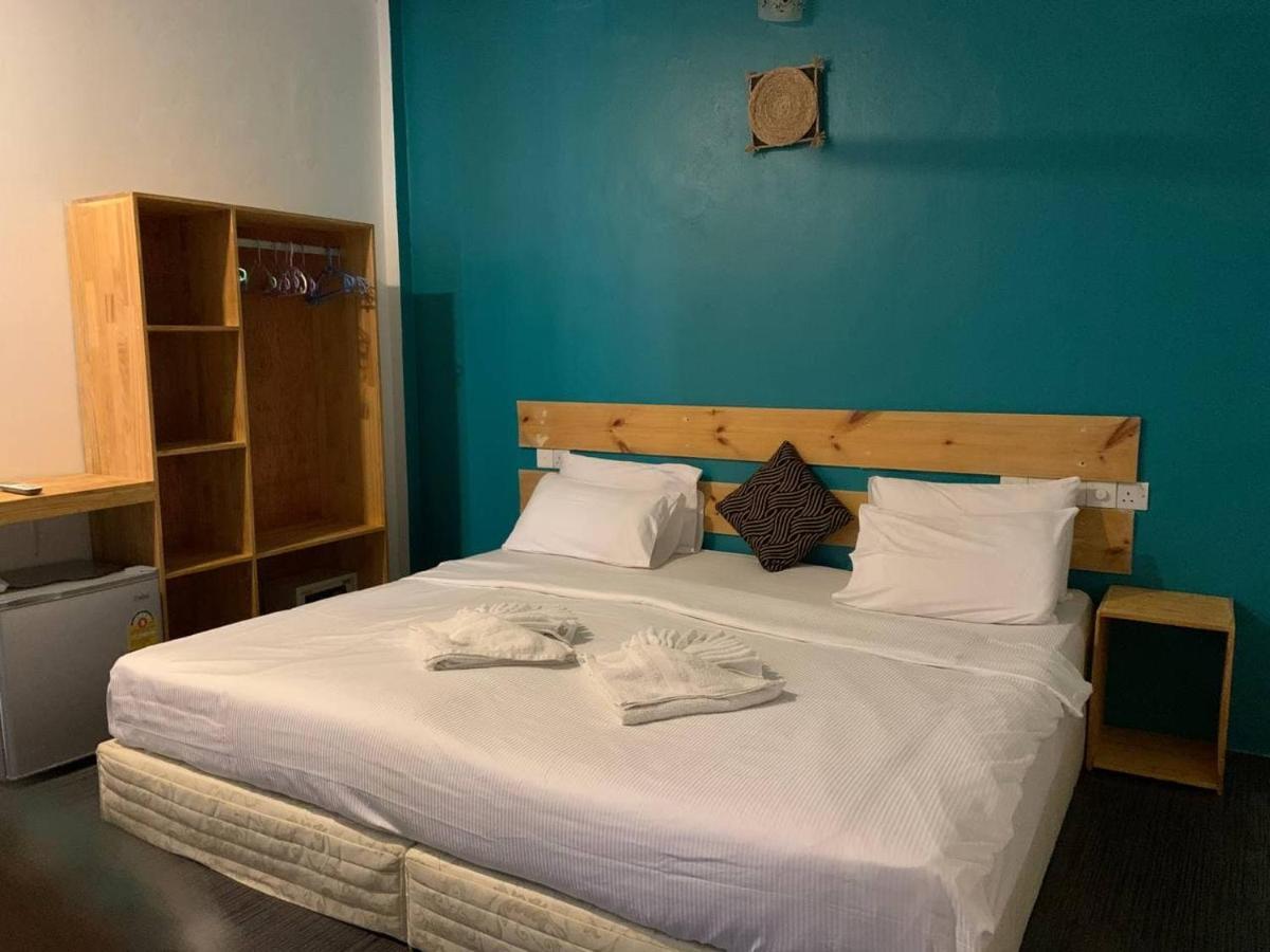 Hotel Seven Corals Maafushi Esterno foto