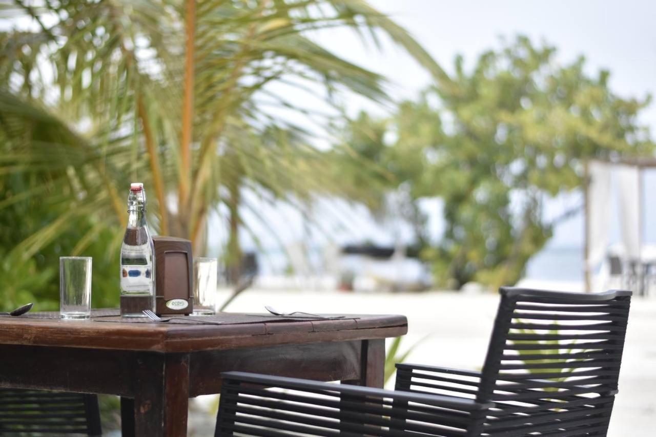 Hotel Seven Corals Maafushi Esterno foto