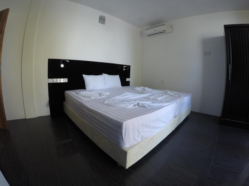 Hotel Seven Corals Maafushi Esterno foto